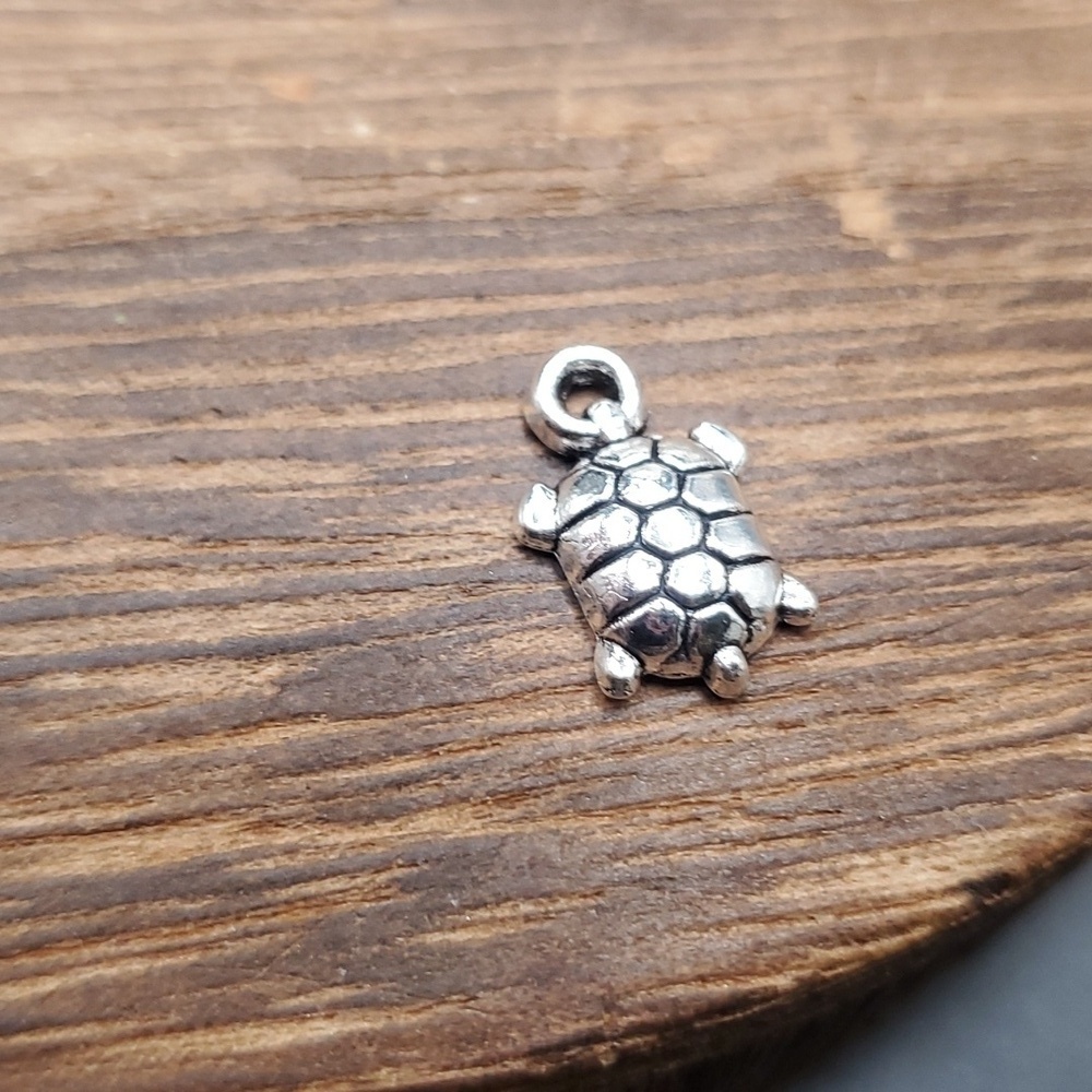 P115 turtle charm - Picture 2 of 2